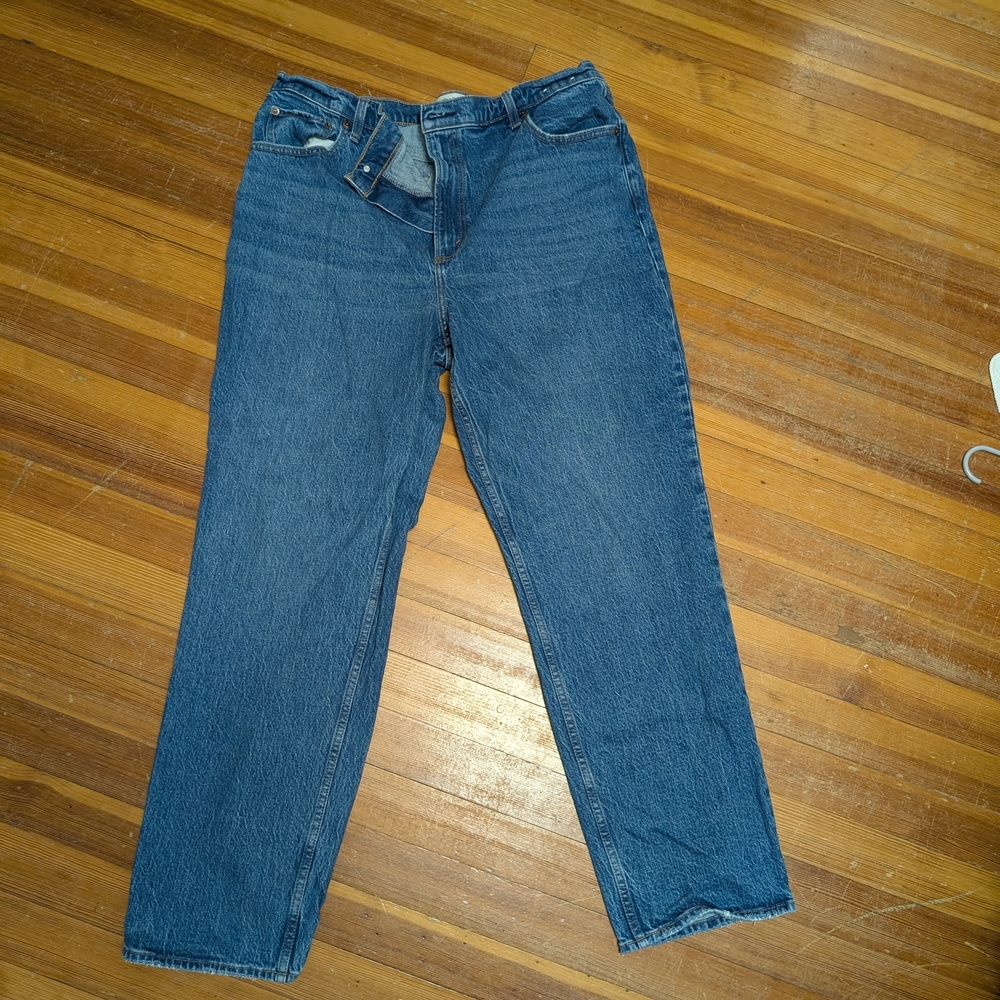 Abercrombie & Fitch Women's Ultra High Rise 90s Straight Jean